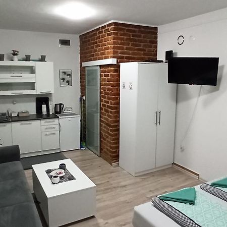 Helly'S Apartman - Self Check-In - Jajce Zimmer foto